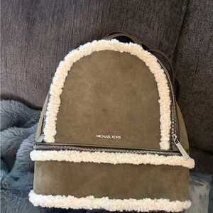 AUTHENTIC BRAND NEW Michael Kors Suede Backpack with Cream Shearling Trim